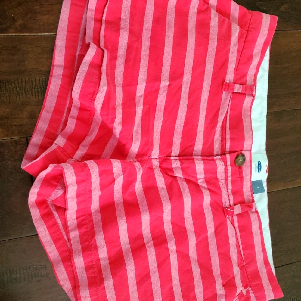 Old navy pink stripped shorts size 6 , 100% cotton